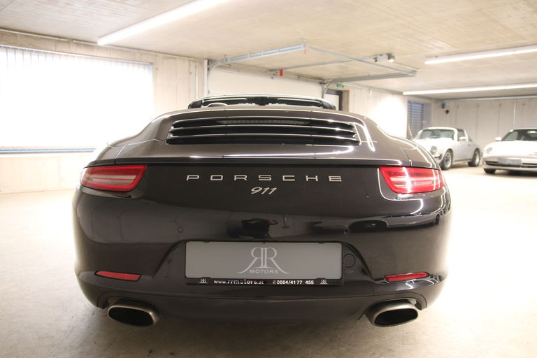 Porsche 911 Carrera