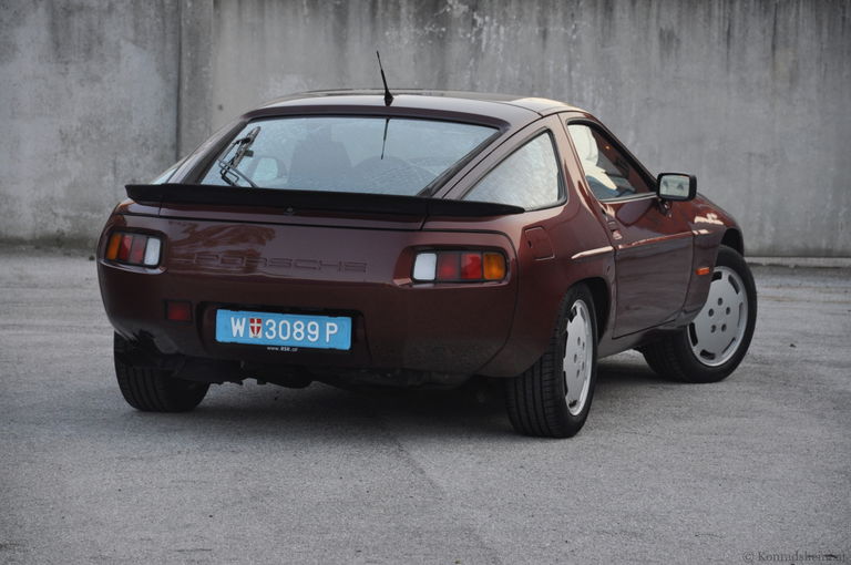 Porsche 928 S