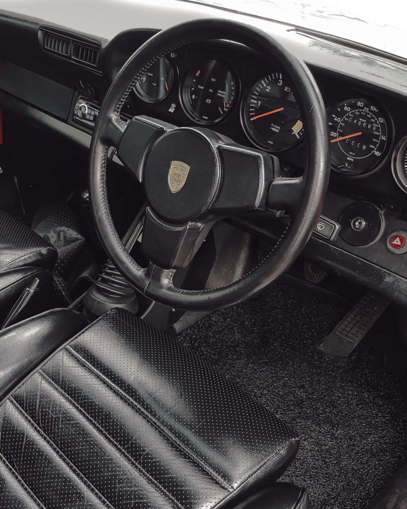 Porsche 911 3.2 Carrera in rot