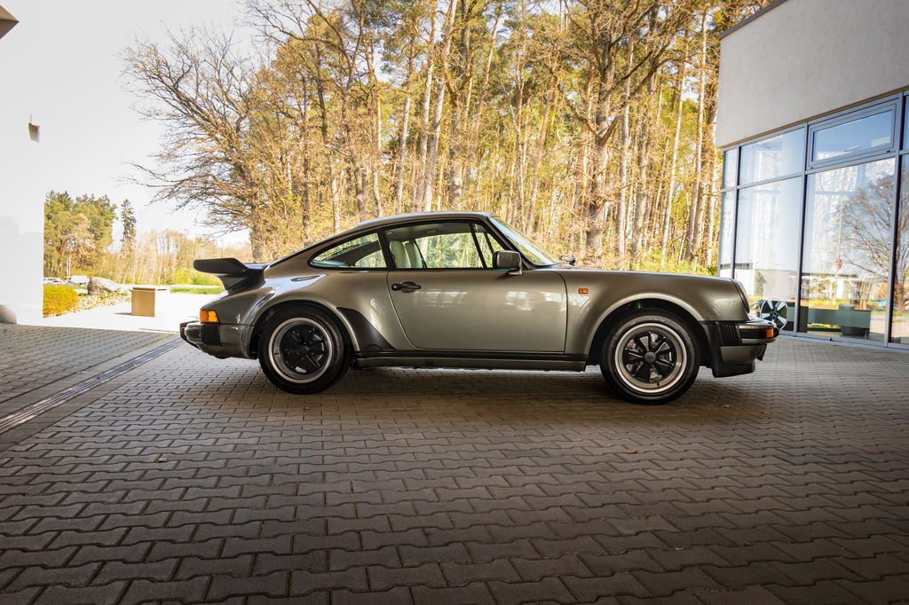 Porsche 911 Turbo 3.3