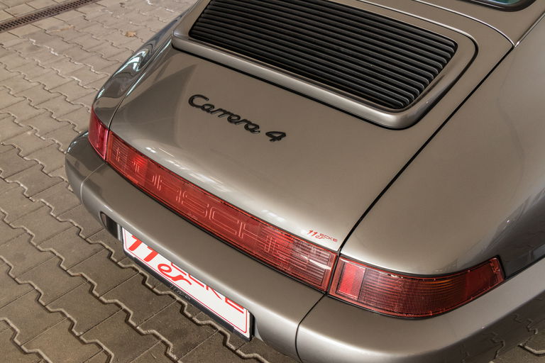 Porsche 911 Carrera 4