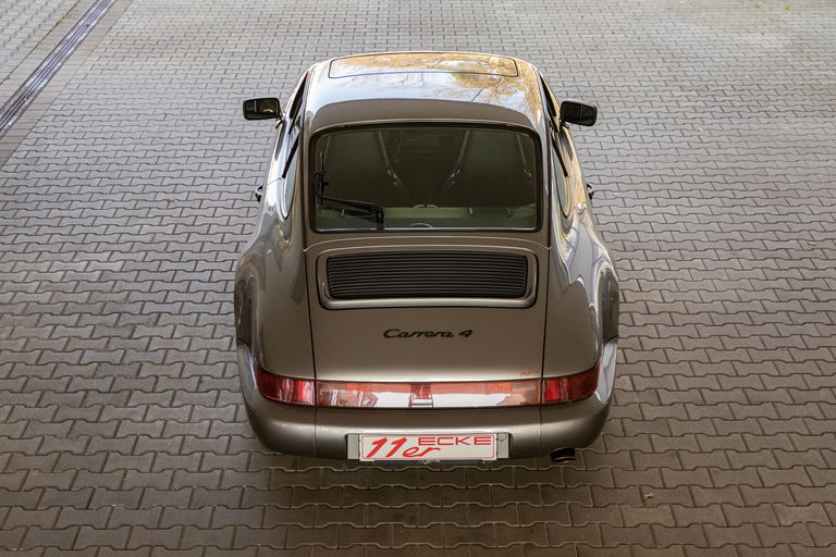 Porsche 911 Carrera 4