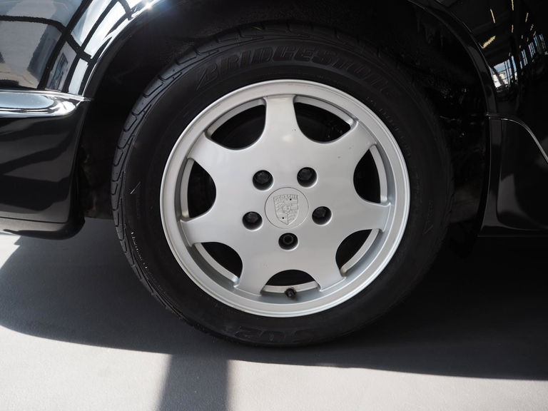 Porsche 964 Carrera 4