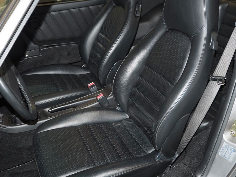 Porsche 911 Carrera 4