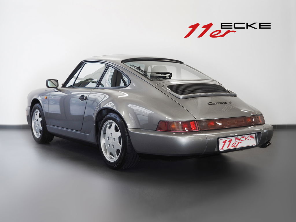 Porsche 911 Carrera 4