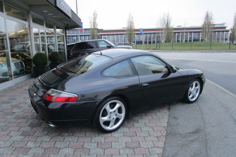 Porsche 911 Carrera 4