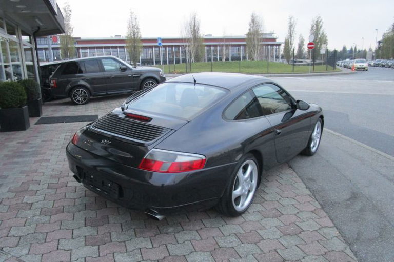 Porsche 911 Carrera 4
