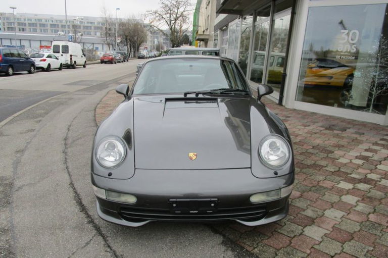 Porsche 911 Carrera 4