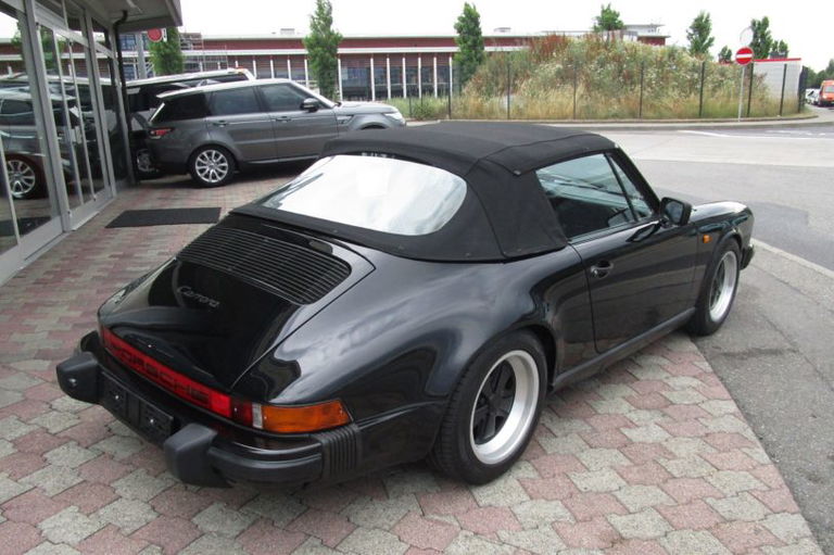 Porsche 911 Carrera