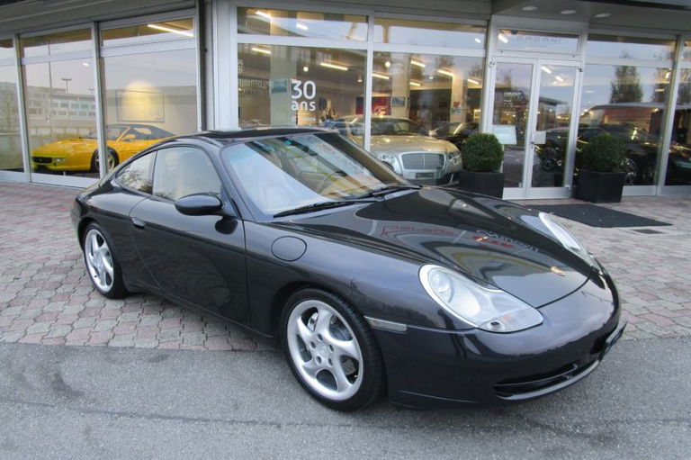 Porsche 911 Carrera 4