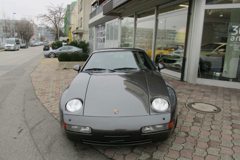 Porsche 928 S4