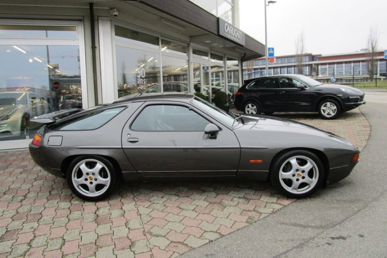 Porsche 928 S4