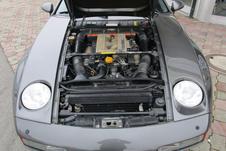 Porsche 928 S4