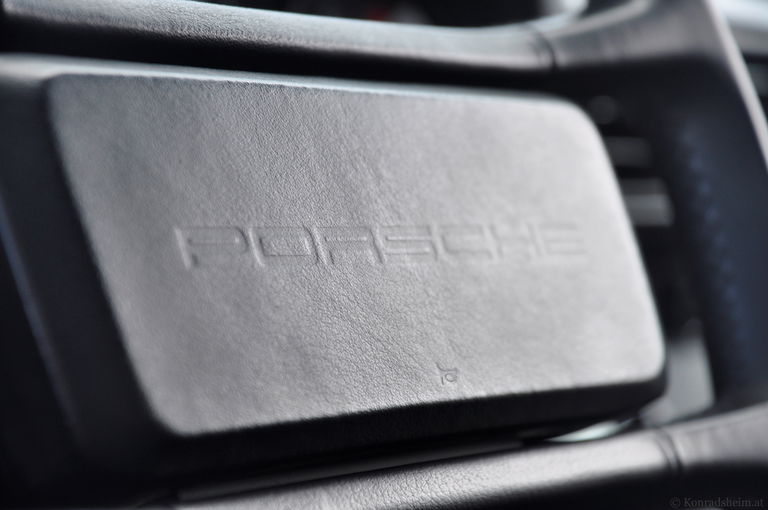 Porsche 911 Carrera 4