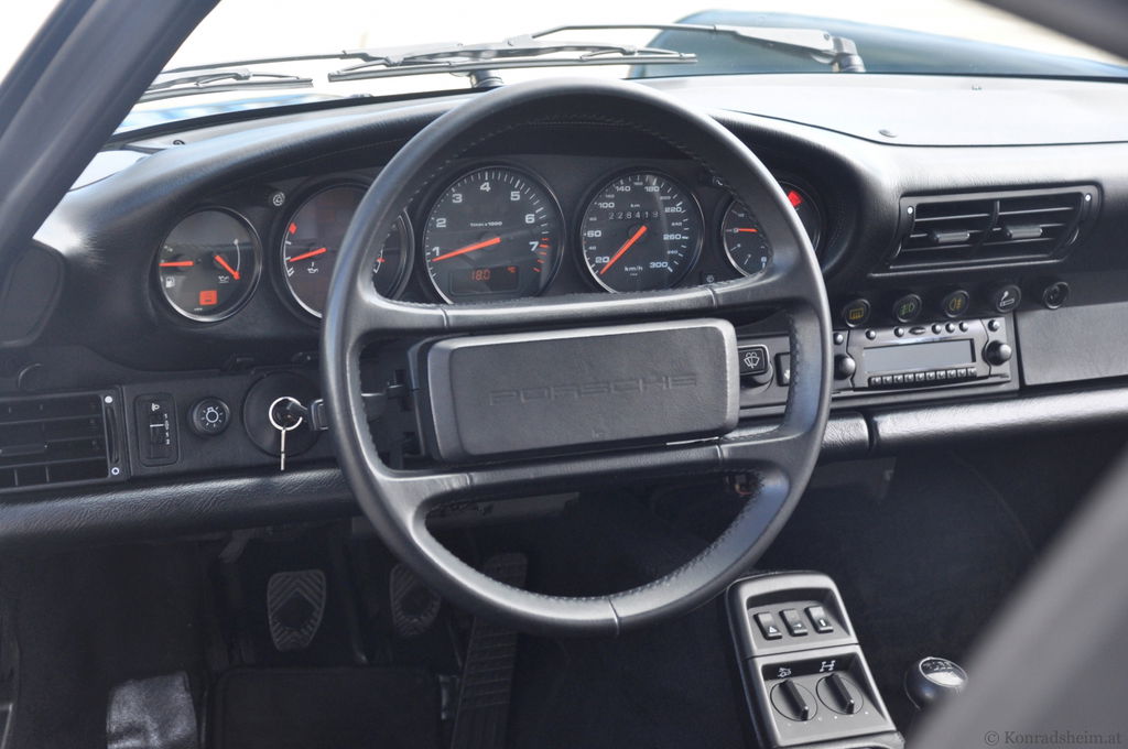 Porsche 911 Carrera 4