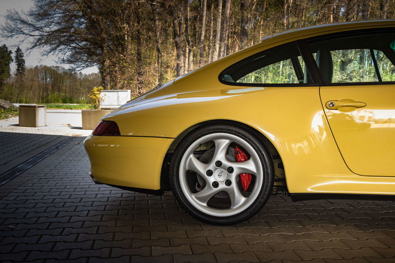 Porsche 993 Carrera 4S