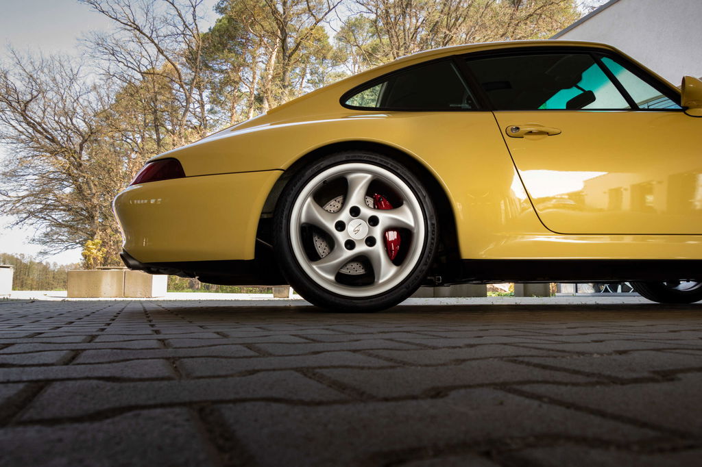 Porsche 993 Carrera 4S