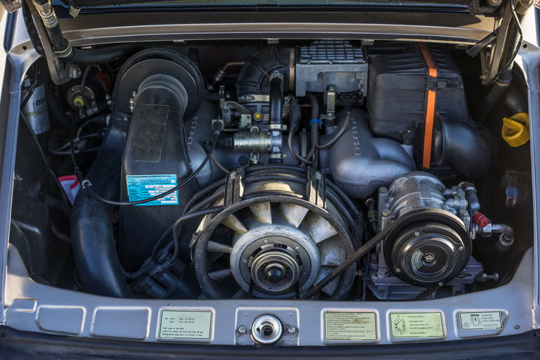 Porsche 911 Carrera 3.2 (US)