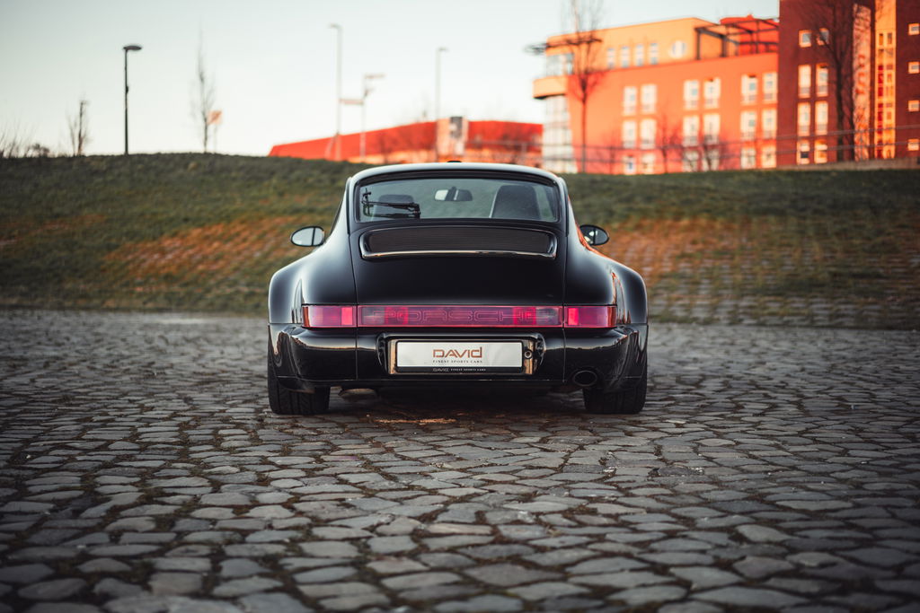 Porsche 911 Carrera 4 WTL