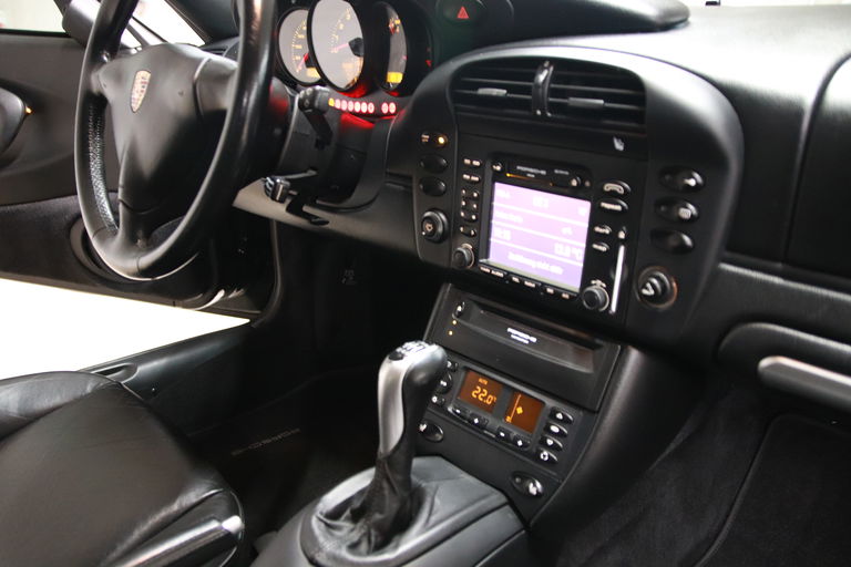 Porsche 911 Carrera 4