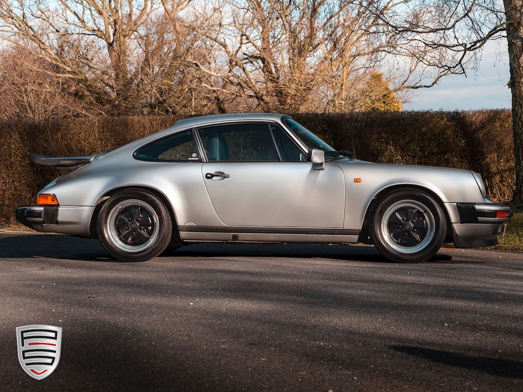Porsche 911 Carrera