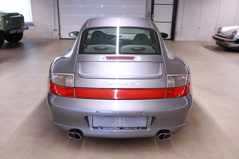 Porsche 911 Carrera 4S