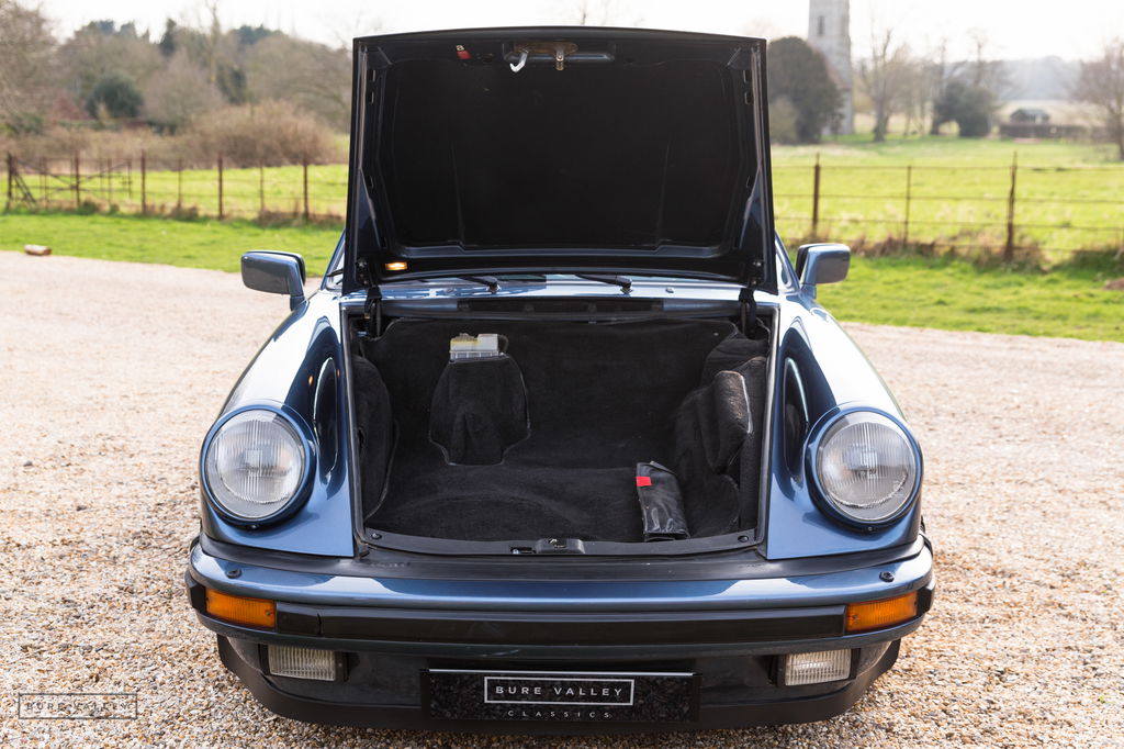 Porsche 911 Carrera 3.2