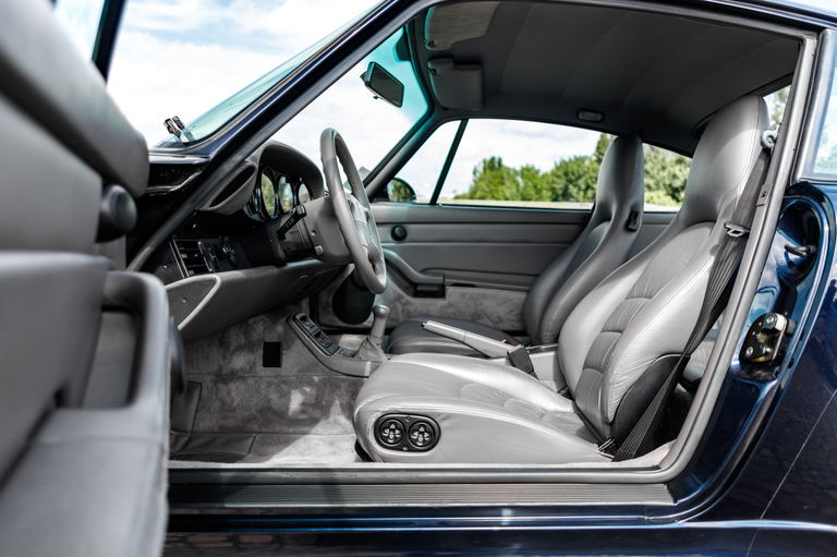 Porsche 993 Carrera 4S