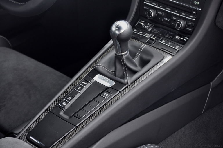 Porsche 981 Cayman GT4