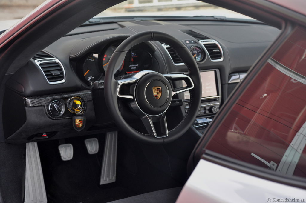 Porsche 981 Cayman GT4