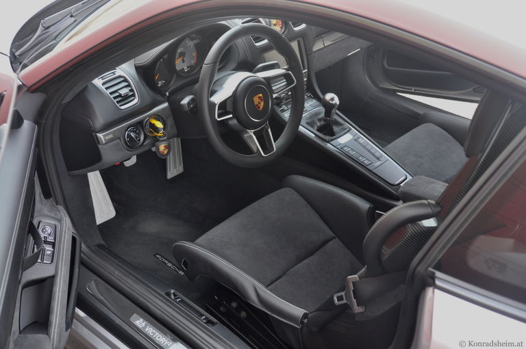 Porsche 981 Cayman GT4