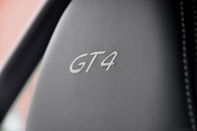 Porsche 981 Cayman GT4