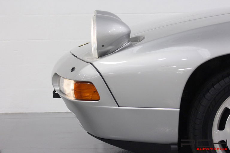 Porsche 928 S4
