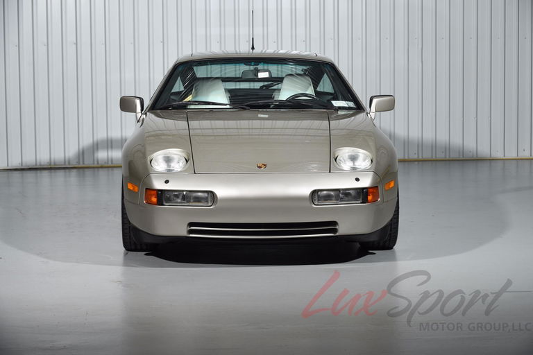Porsche 928 S4