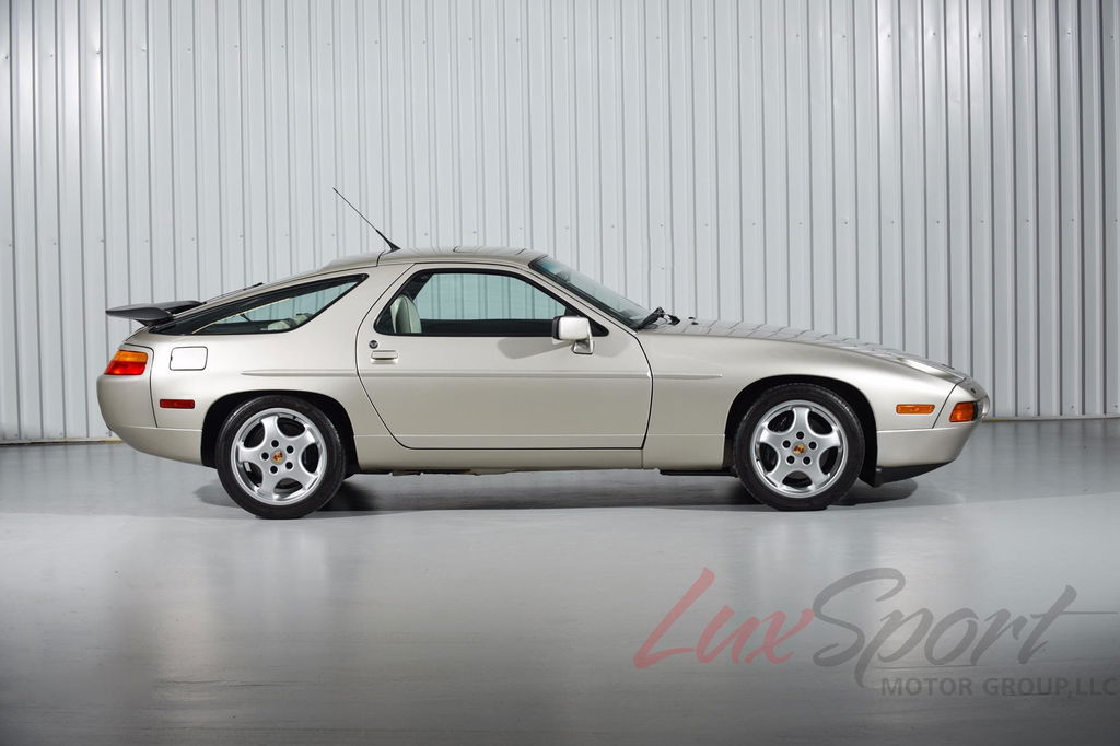 Porsche 928 S4