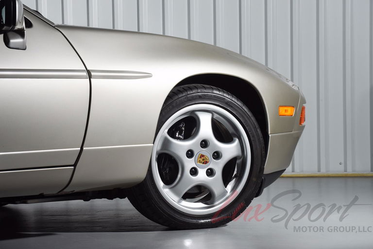 Porsche 928 S4