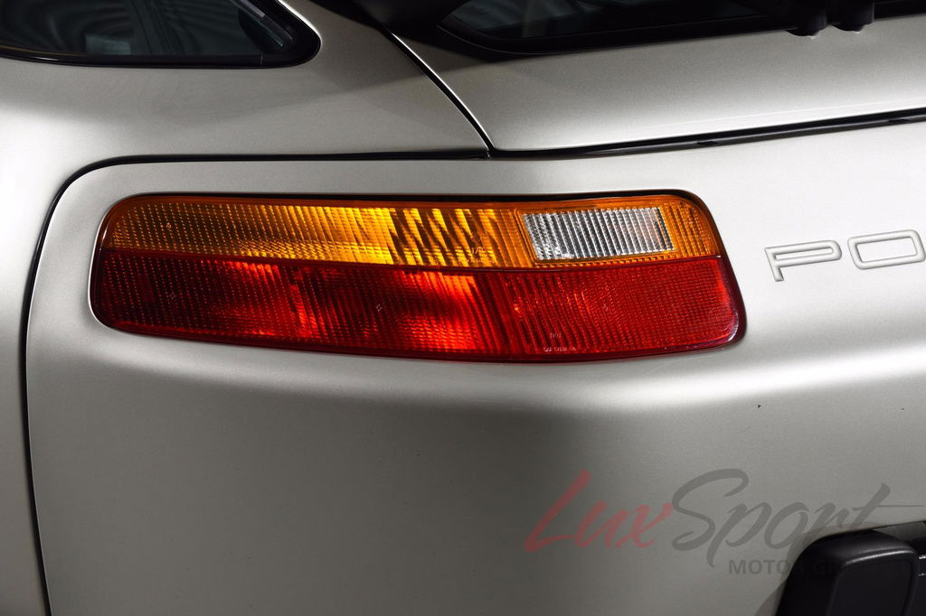 Porsche 928 S4