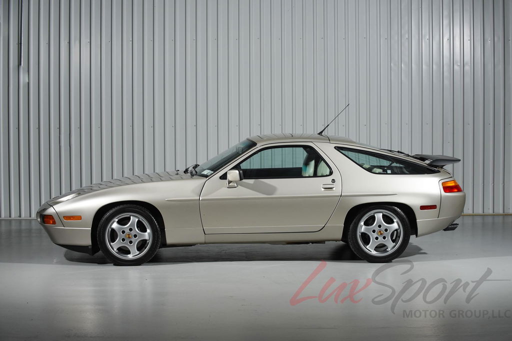 Porsche 928 S4