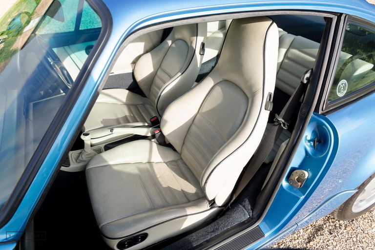 Porsche 911 Carrera 4