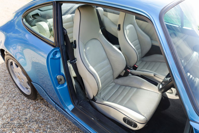 Porsche 911 Carrera 4