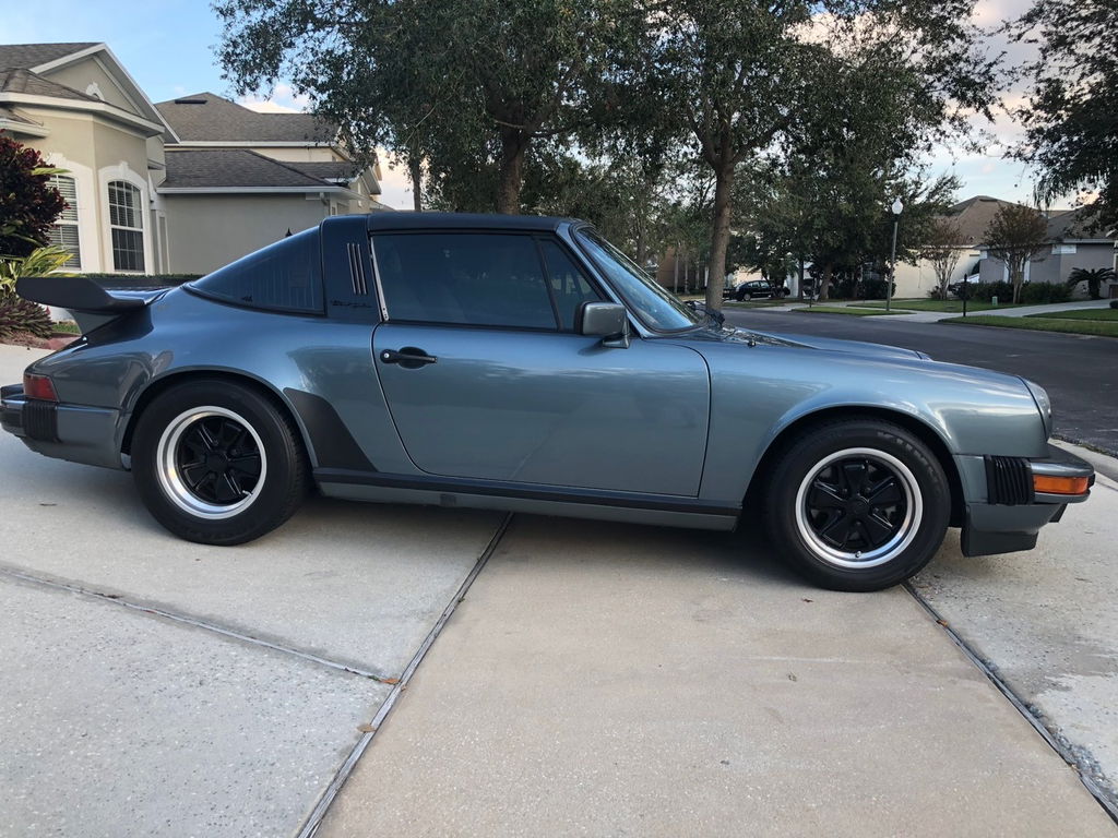 Porsche 911 Carrera