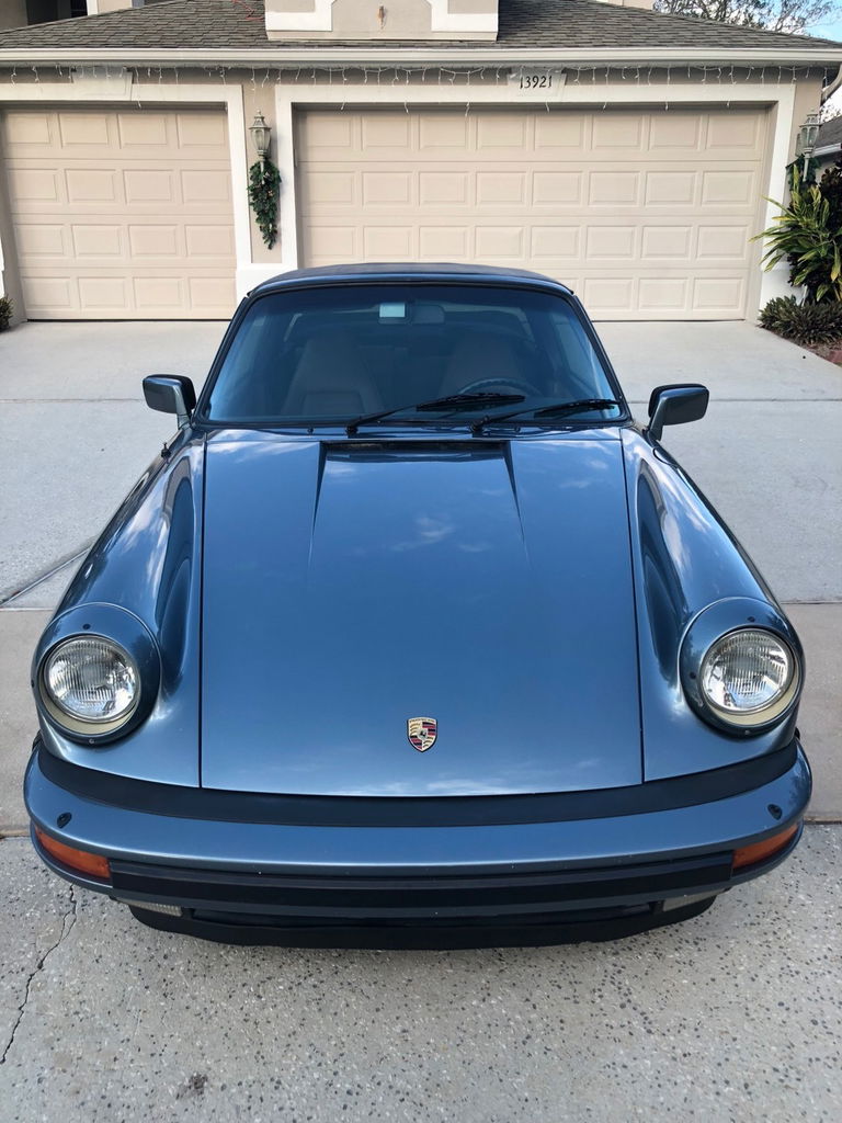 Porsche 911 Carrera