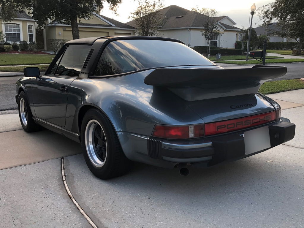 Porsche 911 Carrera