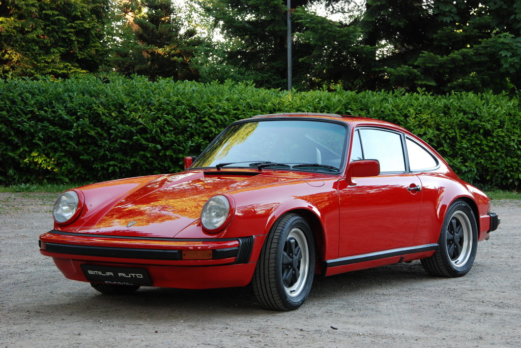 Porsche 911 SC rot