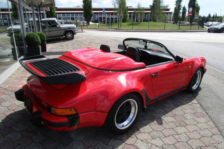 Porsche 911 Carrera 3.2 Speedster