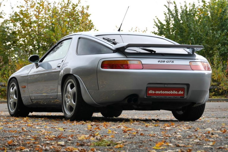 Porsche 928 GTS