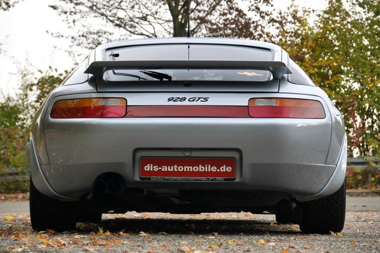 Porsche 928 GTS