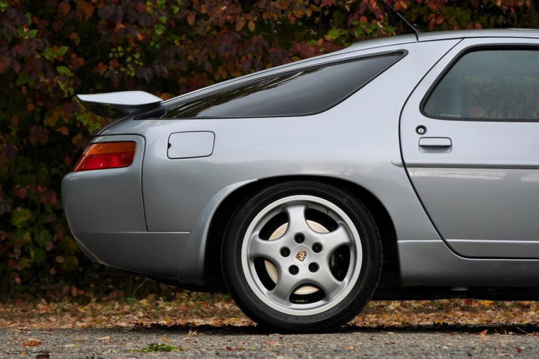 Porsche 928 GTS