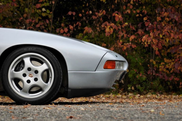 Porsche 928 GTS