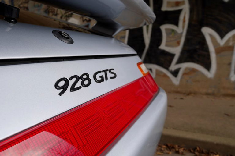 Porsche 928 GTS
